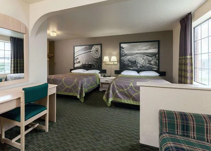 Hotel Super 8 By Wyndham Tulsa/downtown/east Tulsa