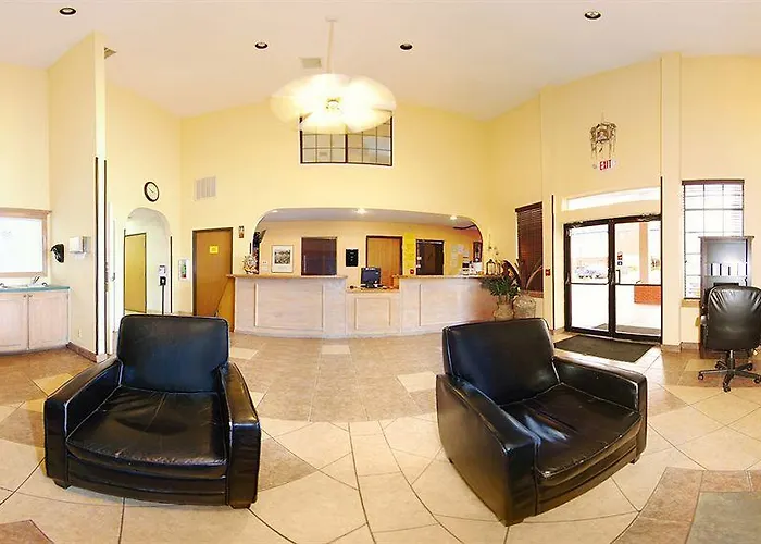 Super 8 By Wyndham Tulsa/downtown/east Hotel